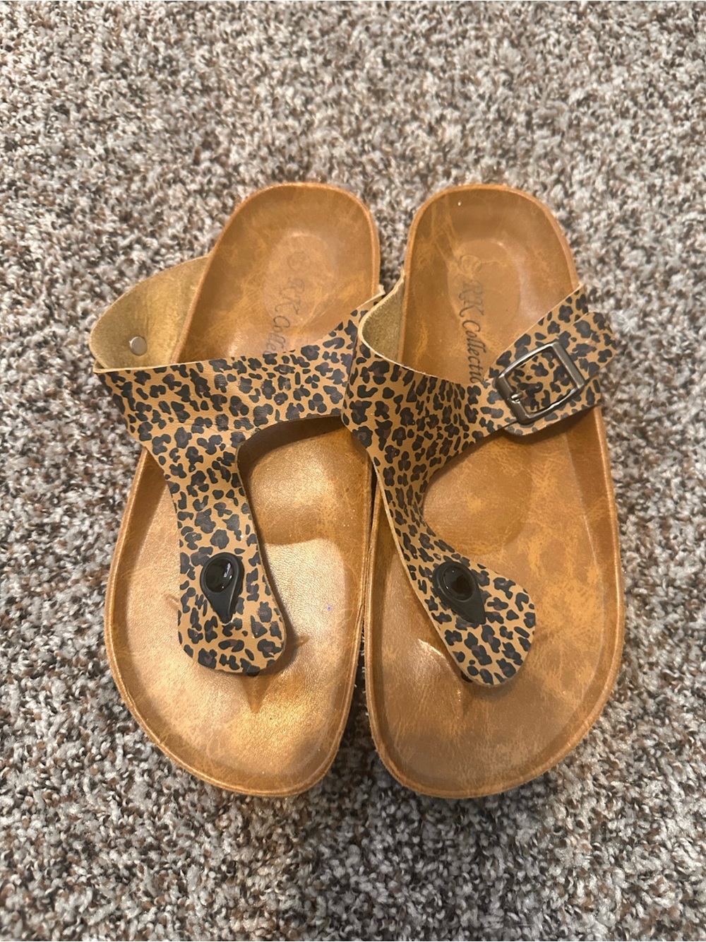 Leopard Print Toe-Post Sandals in Tan